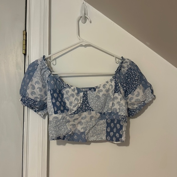 Hollister Blue Paisley Patterned Crop Top - Picture 1 of 6